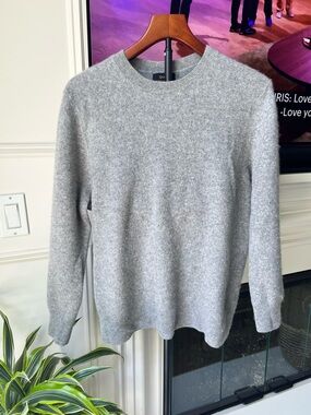 Quince Light Gray Cashmere Sweater